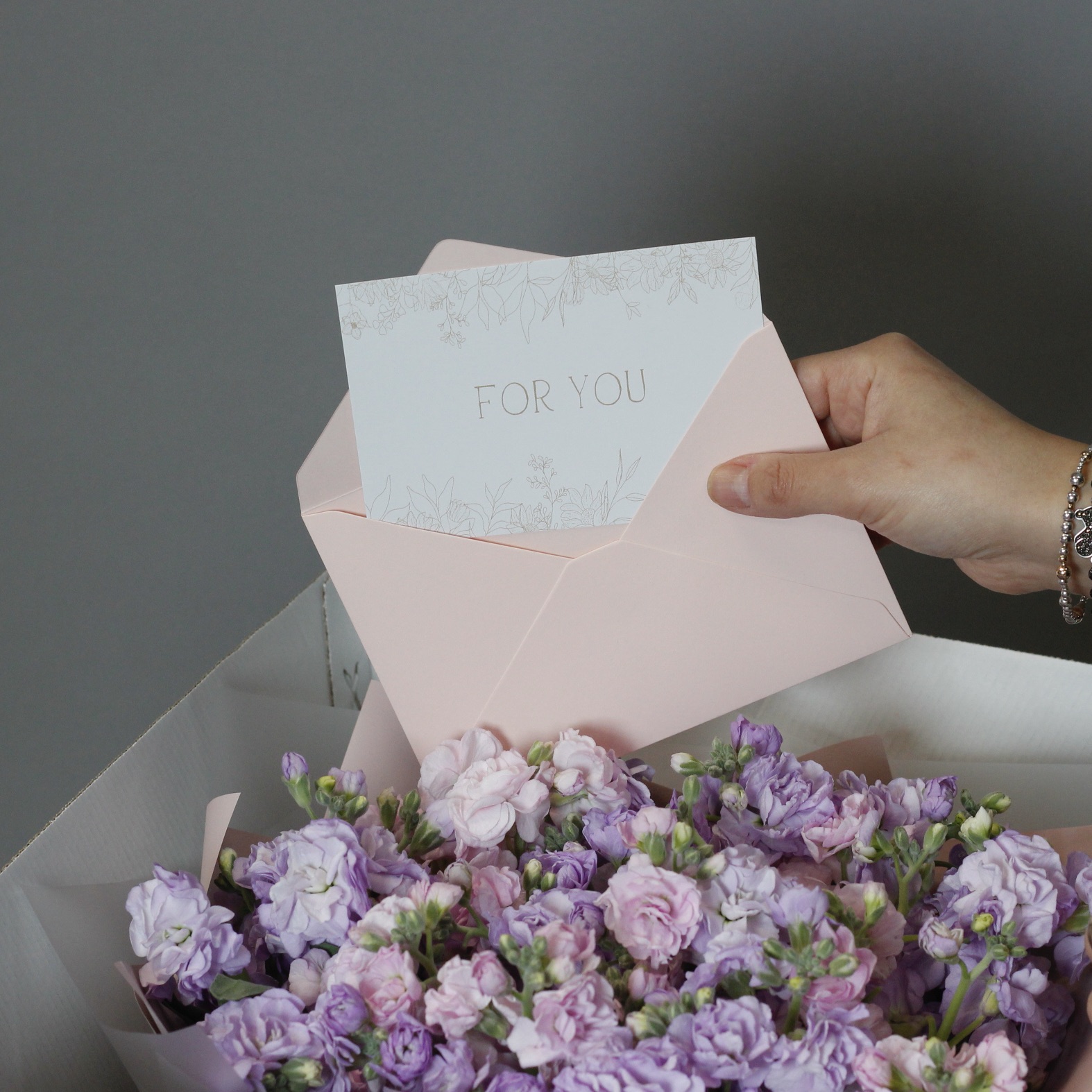 Приложим карточку