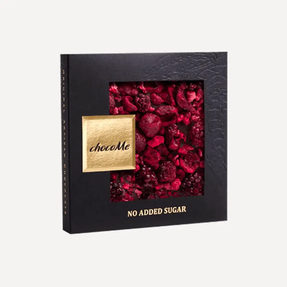 Букет цветов и подарок для девушки