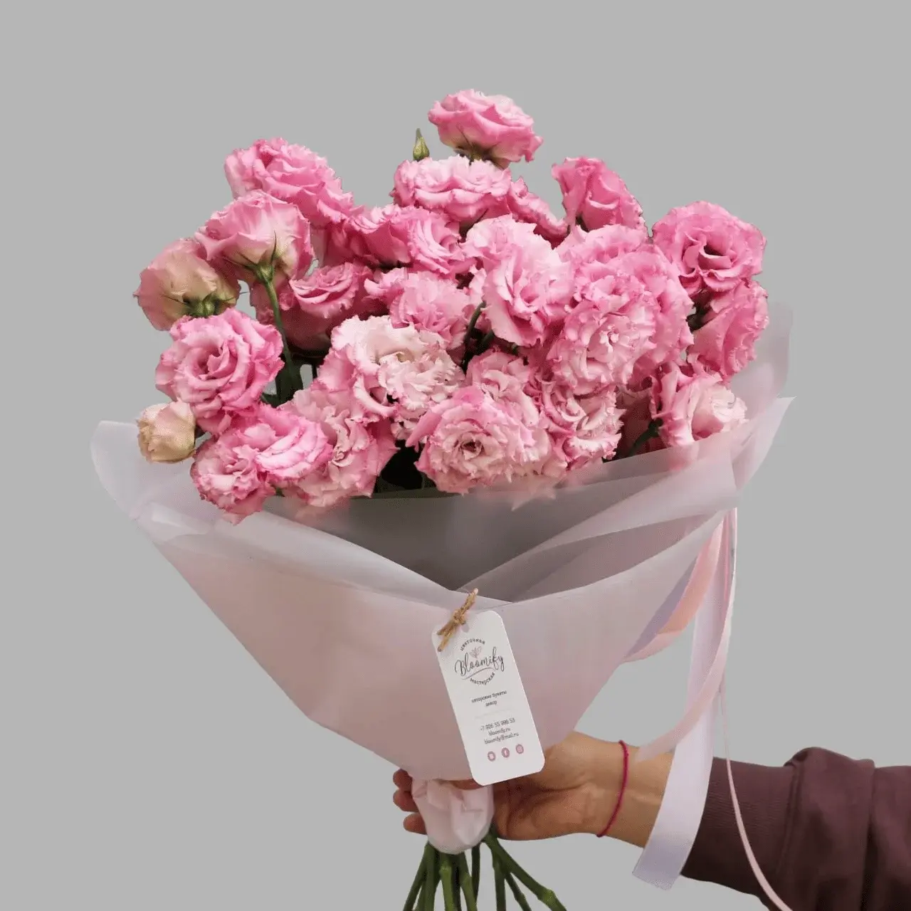 Редкие экзотические цветы в букете