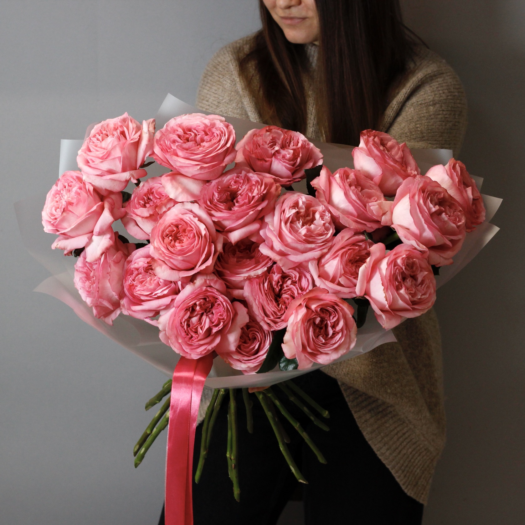 Пионовидные розы Пинк Экспрешн