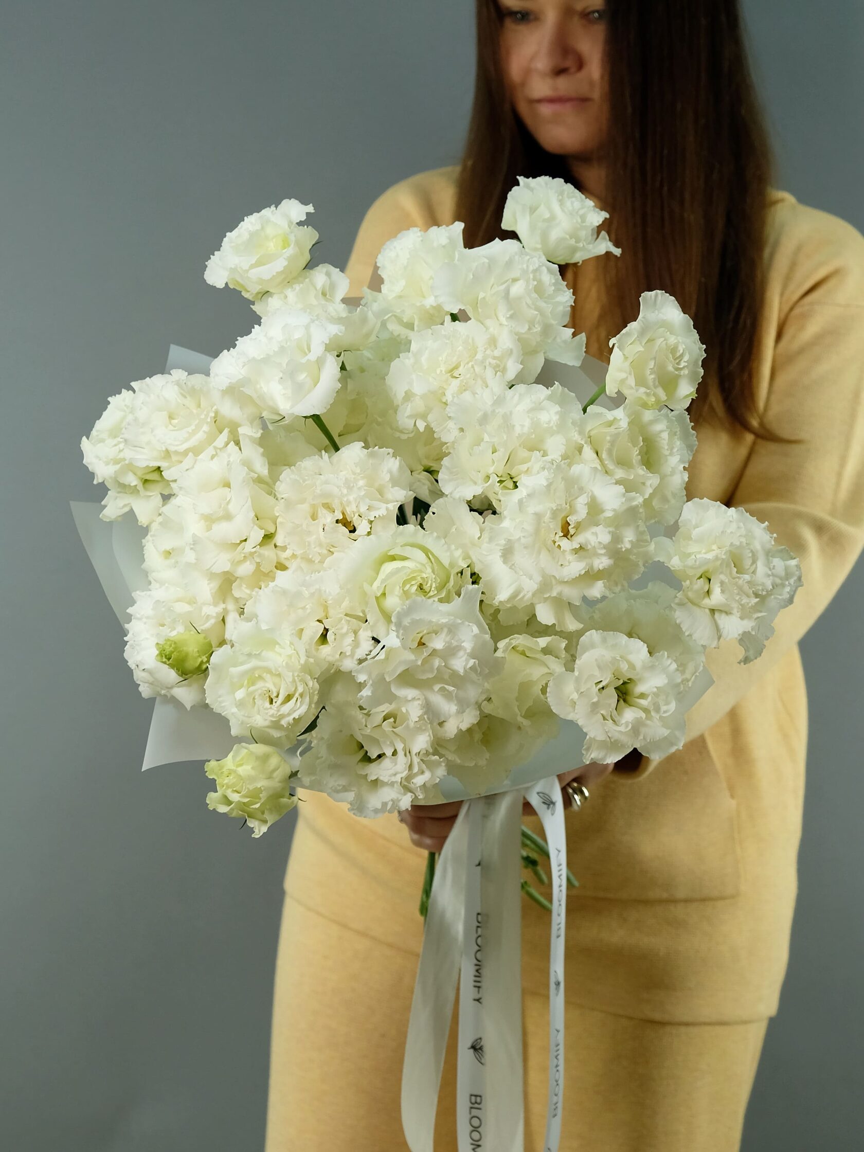 Махровая эустома белая