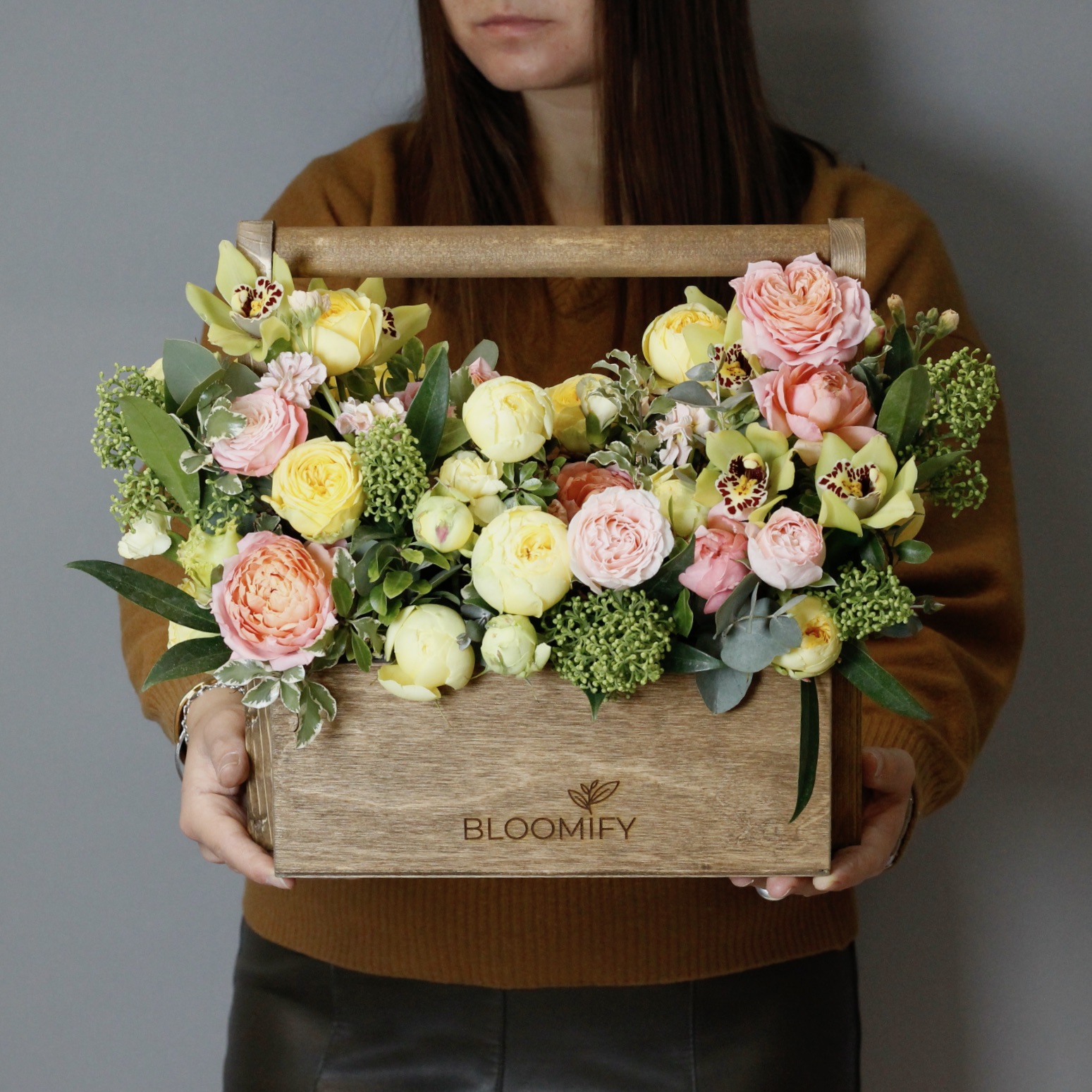 Композиция в желто-персиковой гамме