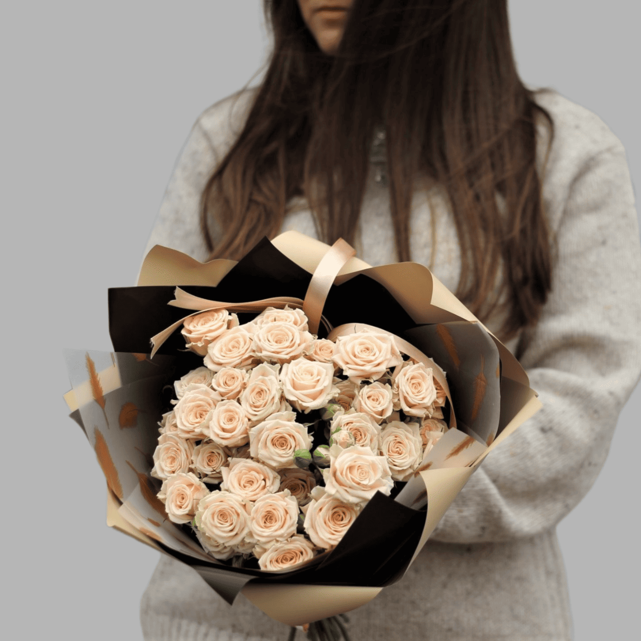 Кустовые кремовые розы