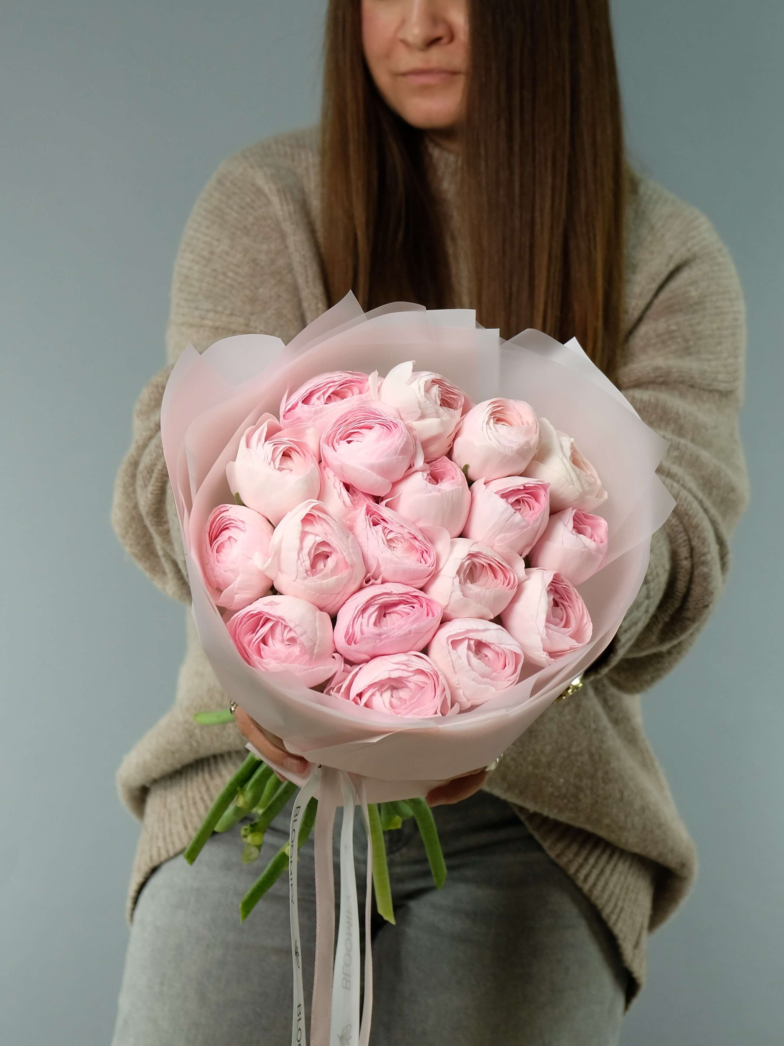 Нежно-розовые ранункулюсы