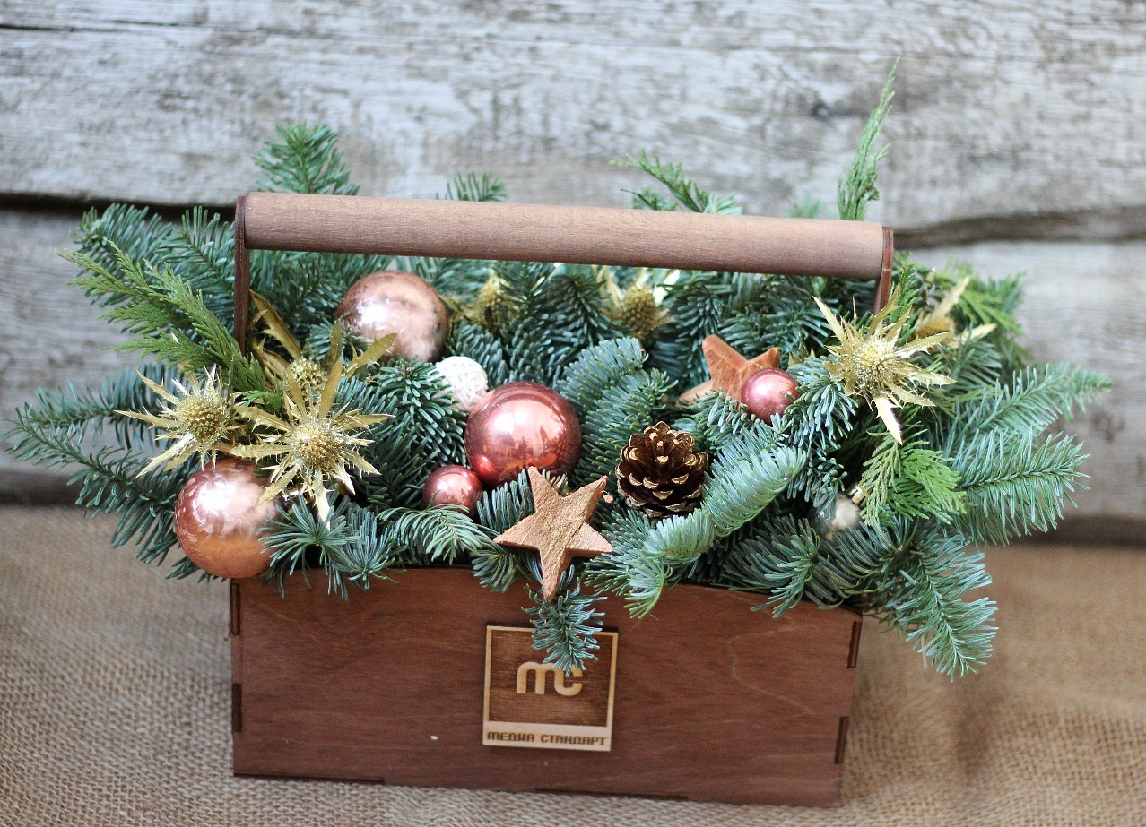 Зимняя композиция в ящике с брендированием №2