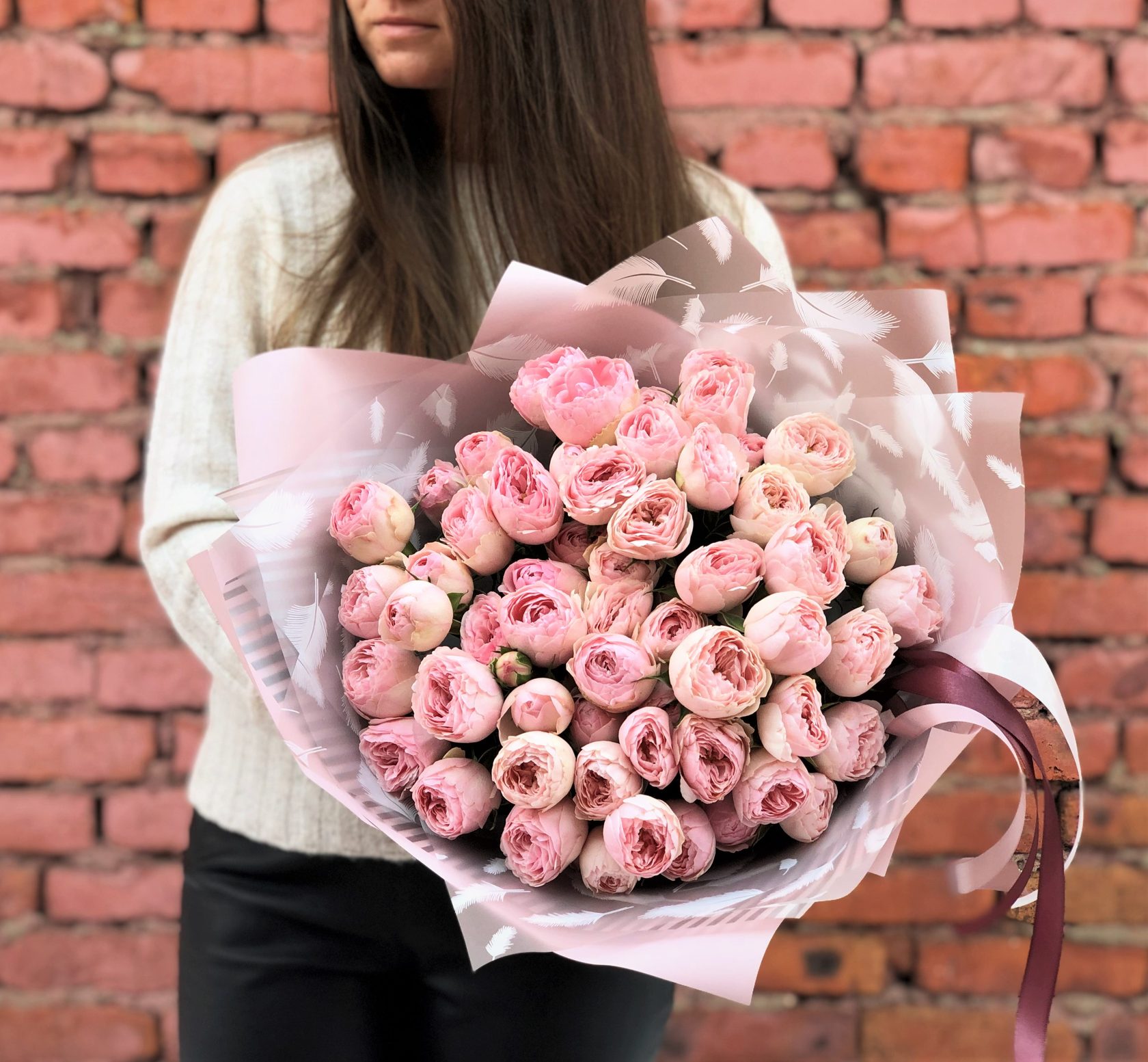 Кустовая пионовидная роза Мейнсфилд Парк