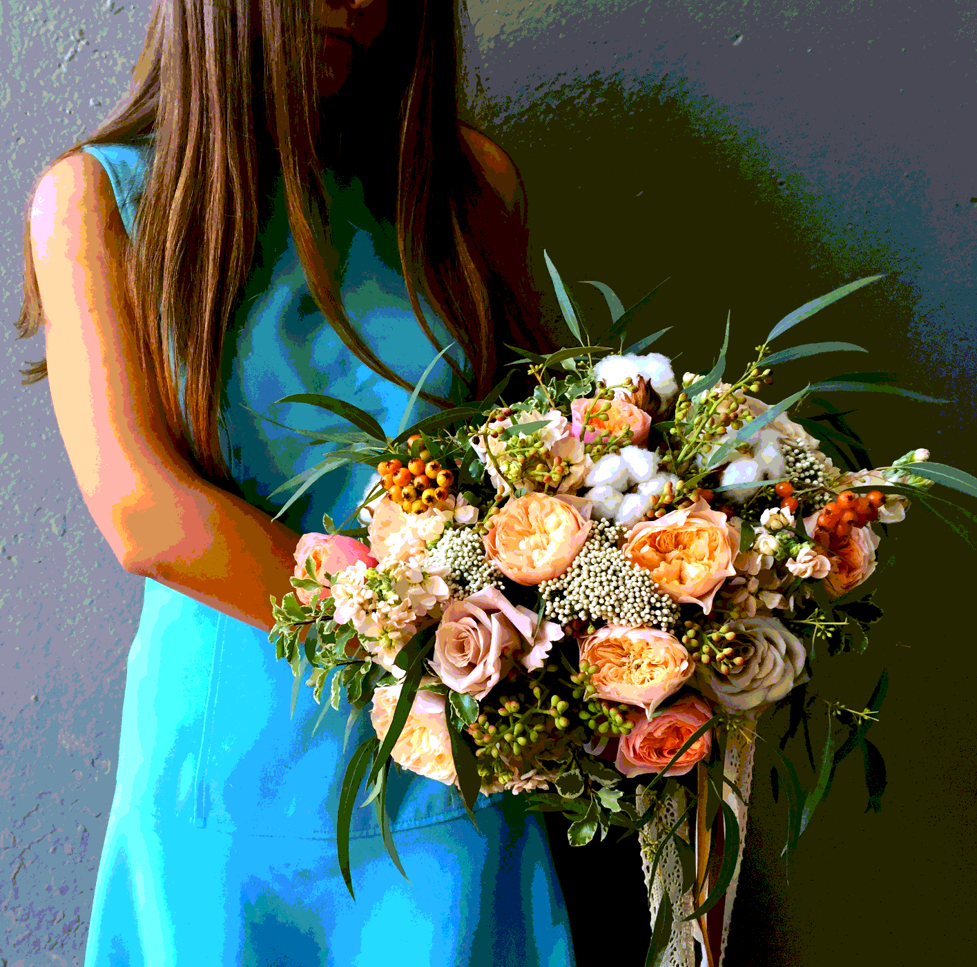 Букет с розами Вувузела и хлопком